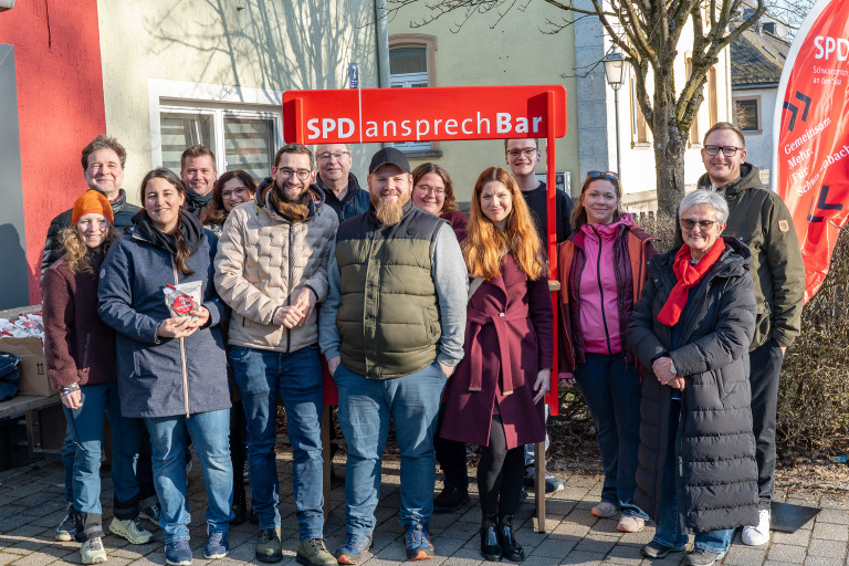 SPD ansprechBAR vor der Bäckerei Fiedler