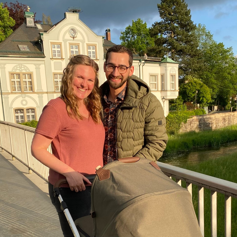 Bürgermeisterkandidat Michael Haas mit Frau Jasmin und Tochter